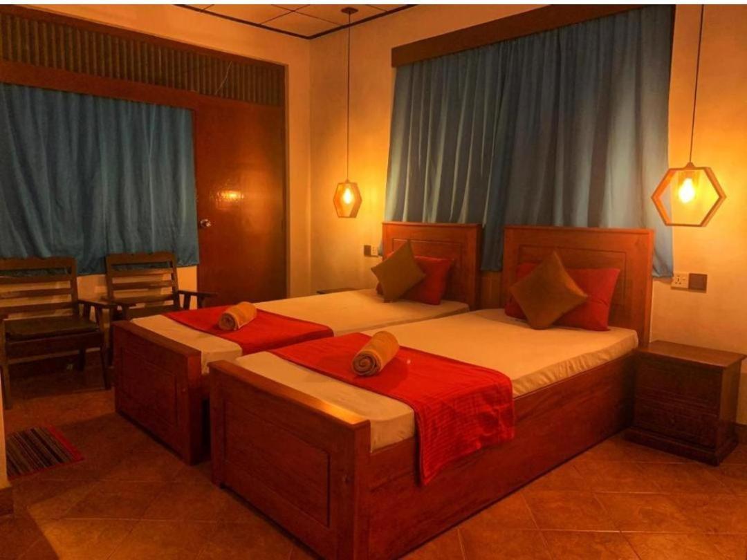 Panorama Indian Hotel And Restaurant เบอร์อูวาลา ภายนอก รูปภาพ